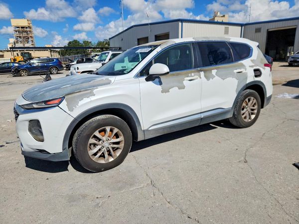 2019 HYUNDAI SANTA FE SE — Front 3/4