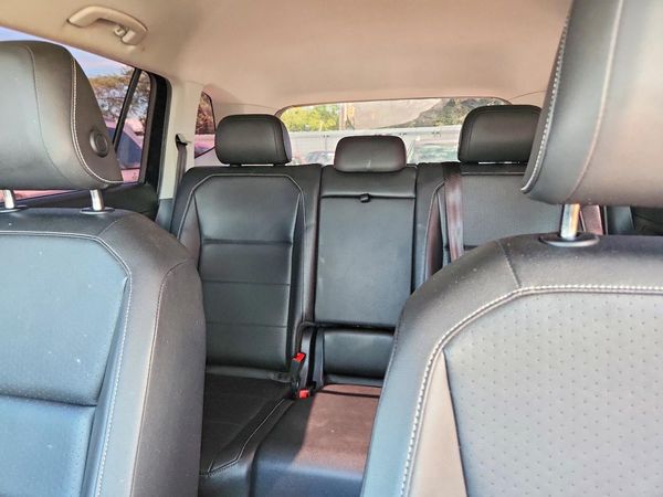 2021 VOLKSWAGEN TIGUAN — SUVN
