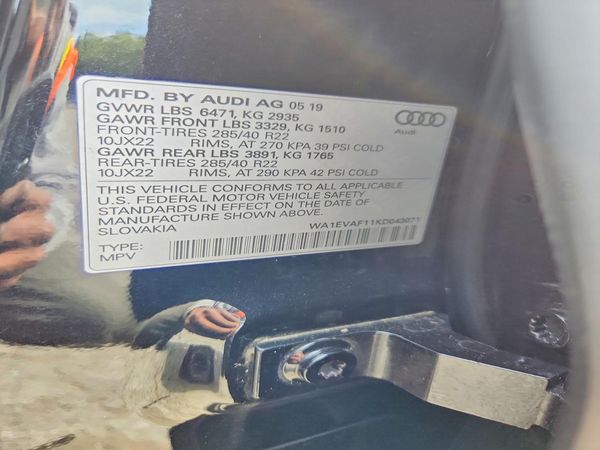 2019 AUDI Q8 — VINS