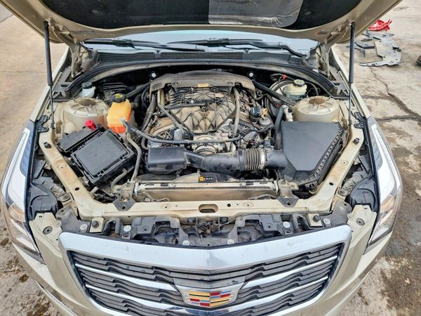 2015 CADILLAC ATS Luxury — Engine bay