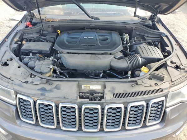 2017 JEEP CHEROKEE Laredo — Engine bay