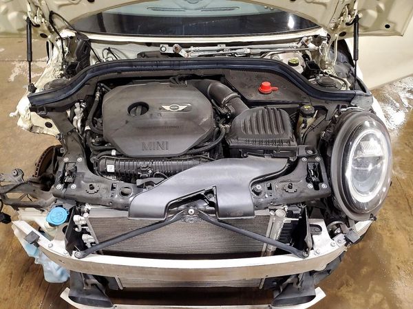 2019 MINI COOPER — Engine bay