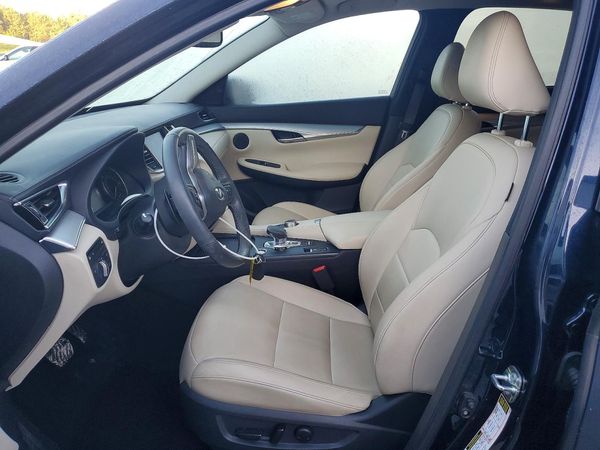 2021 INFINITI QX50 Luxe — DENT