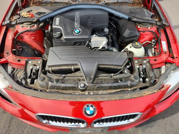 2015 BMW 320 SA — Engine bay