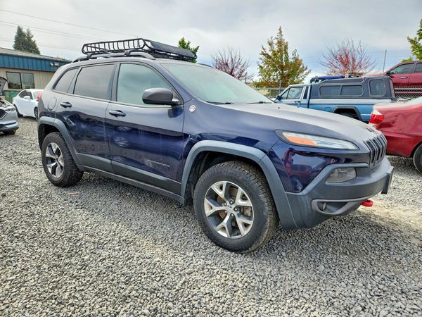 2015 JEEP CHEROKEE Trailhawk — Passenger 3/4