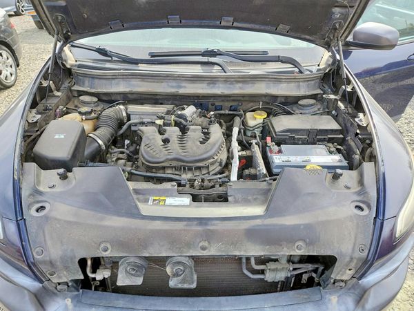 2015 JEEP CHEROKEE Trailhawk — Engine bay
