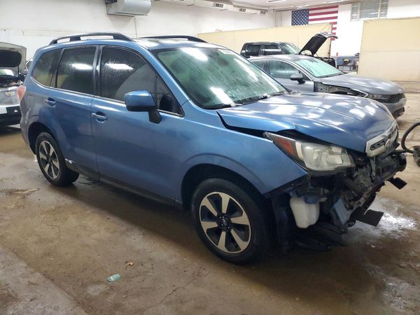 2018 SUBARU FORESTER Premium+CWP — Passenger 3/4