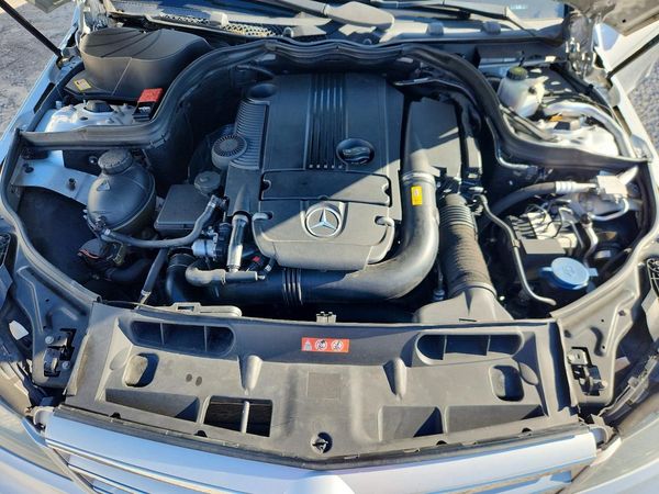 2013 MERCEDES-BENZ C-CLASS C250 — Engine bay