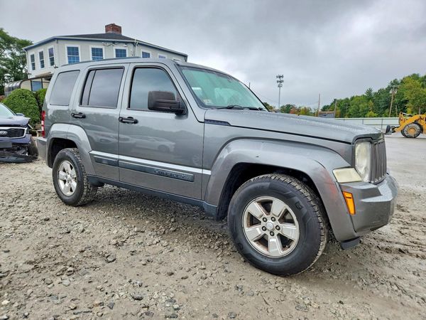 2012 JEEP LIBERTY Sport — Passenger 3/4