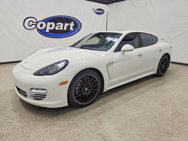2013 PORSCHE PANAMERA — DSFA — Front 3/4