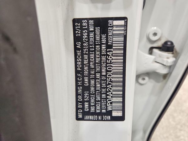 2013 PORSCHE PANAMERA Base (2WD), 4 (4WD) — VINS