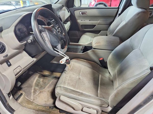 2014 HONDA PILOT LX — DENT