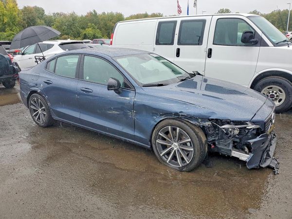 2022 VOLVO S60 — Passenger 3/4