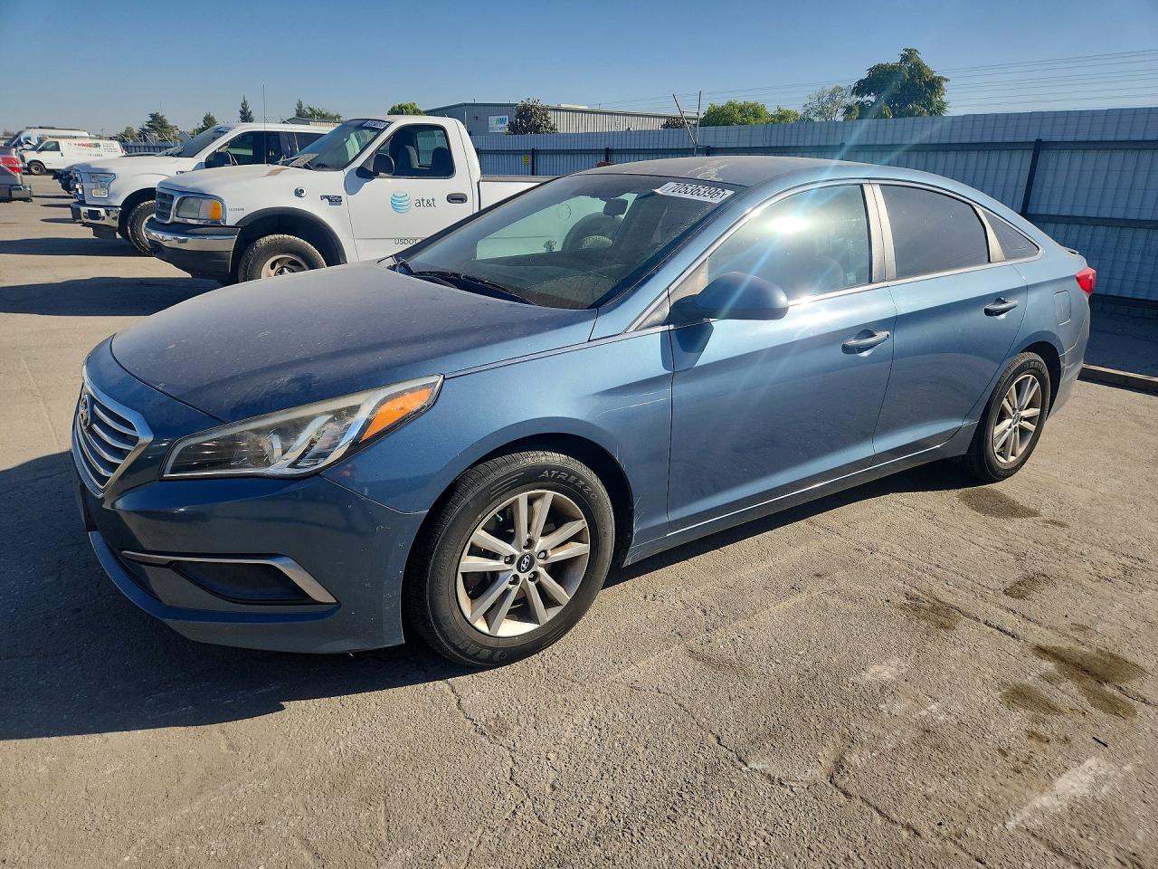 2017 HYUNDAI SONATA SE, Eco — Front 3/4