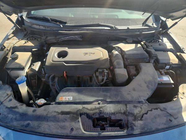 2017 HYUNDAI SONATA SE, Eco — Engine bay