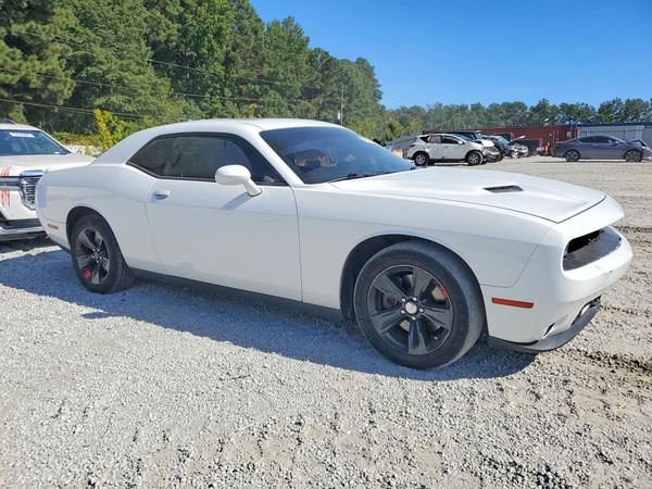 2018 DODGE CHALLENGER SXT — Passenger 3/4