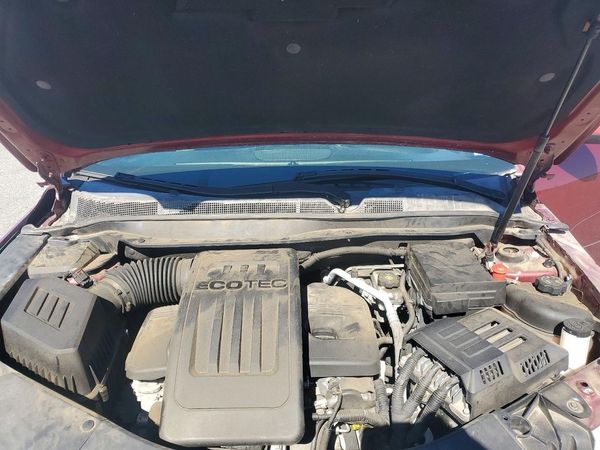 2016 CHEVROLET EQUINOX LT — Engine bay