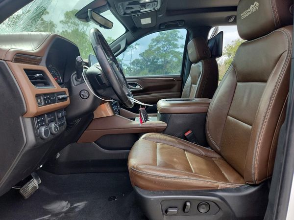 2021 CHEVROLET SUBURBAN High Country — DENT