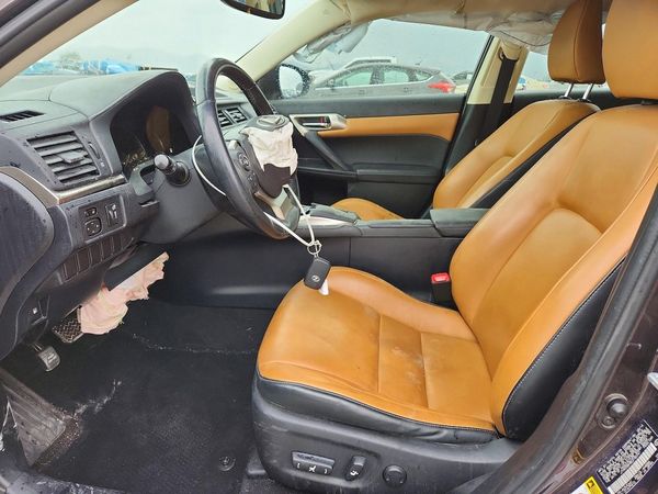 2014 LEXUS CT 200h — DENT