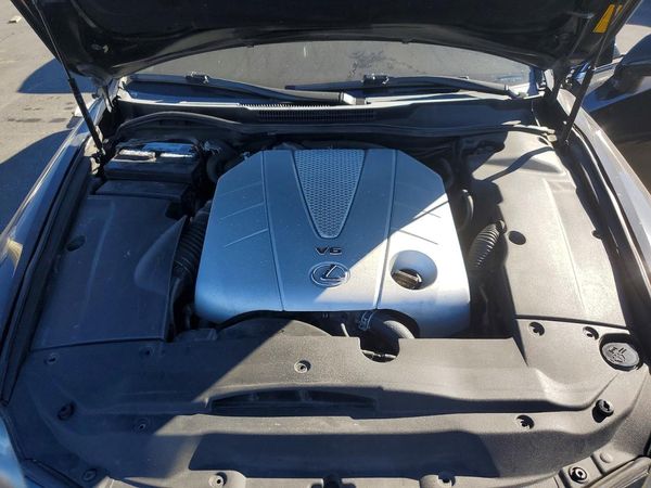 2012 LEXUS IS 350C — Engine bay