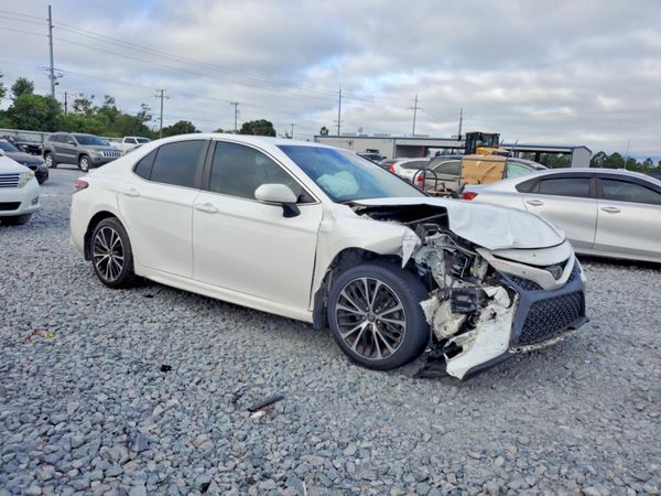 2018 TOYOTA CAMRY L/LE/SE/XLE — Passenger 3/4