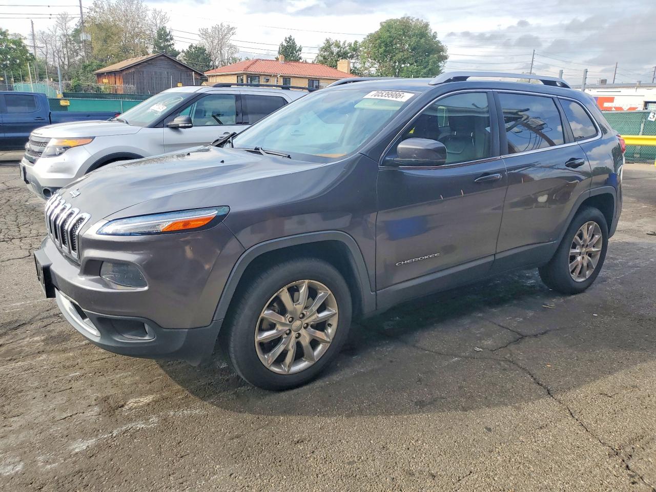 2015 JEEP CHEROKEE Limited — Front 3/4