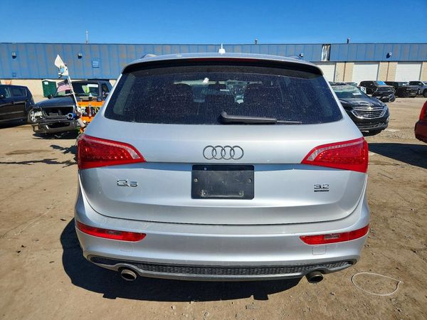 2012 AUDI Q5 Premium Plus — DIRR