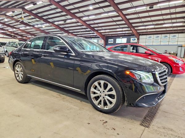 2017 MERCEDES-BENZ E-CLASS E300-4M — Passenger 3/4
