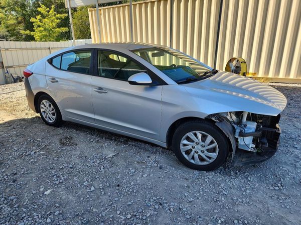 2017 HYUNDAI ELANTRA SE Base — Passenger 3/4
