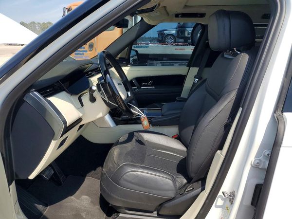 2023 LAND ROVER RANGE ROVER SE — DENT