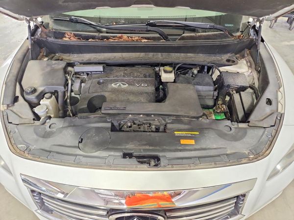 2014 INFINITI QX60 BASE — Engine bay