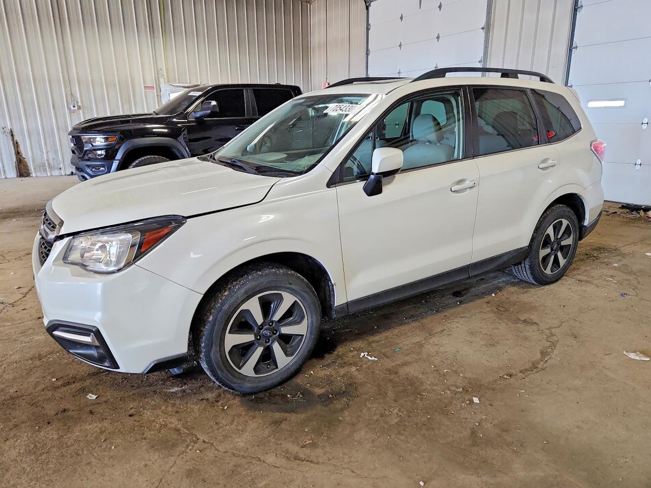2018 SUBARU FORESTER Limited — Front 3/4