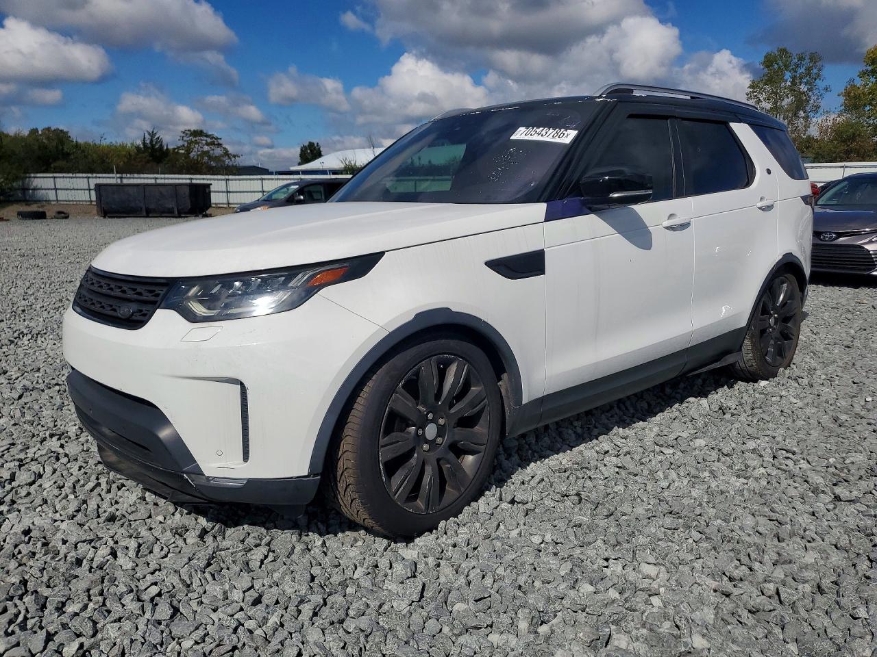 2017 LAND ROVER DISCOVERY HSE — Front 3/4