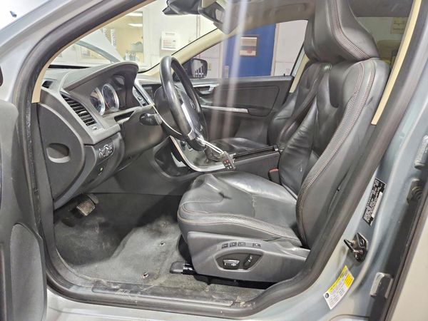 2013 VOLVO XC60 — DENT