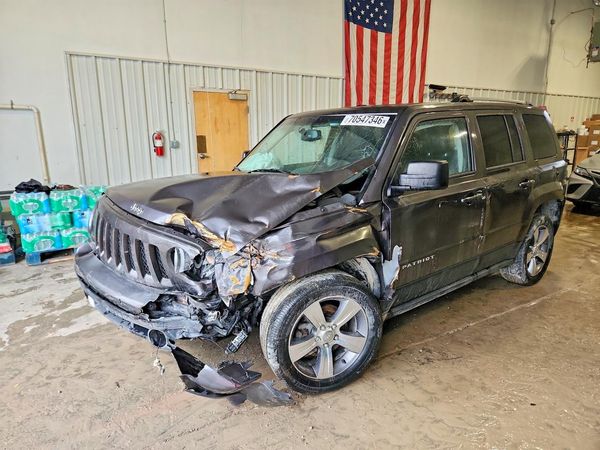 2017 JEEP PATRIOT Latitude — Front 3/4