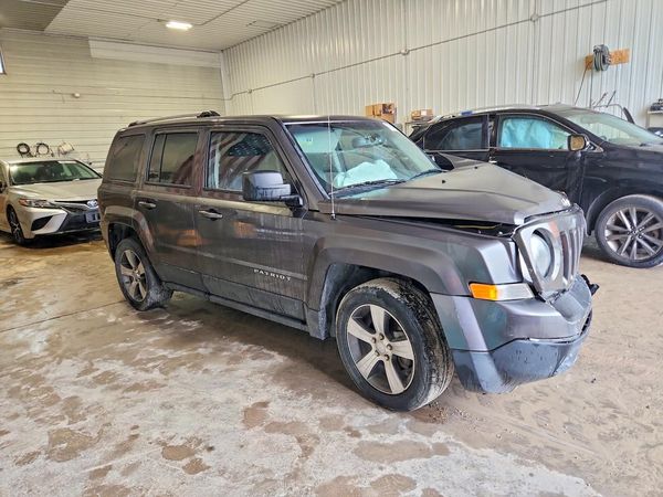 2017 JEEP PATRIOT Latitude — Passenger 3/4