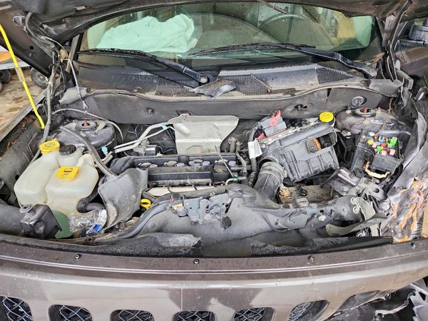 2017 JEEP PATRIOT Latitude — Engine bay