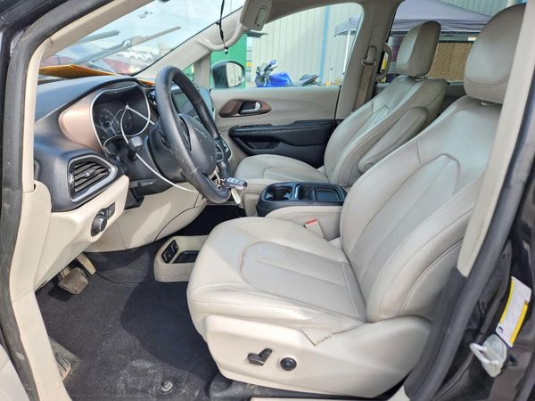 2021 CHRYSLER VOYAGER LXI — DENT