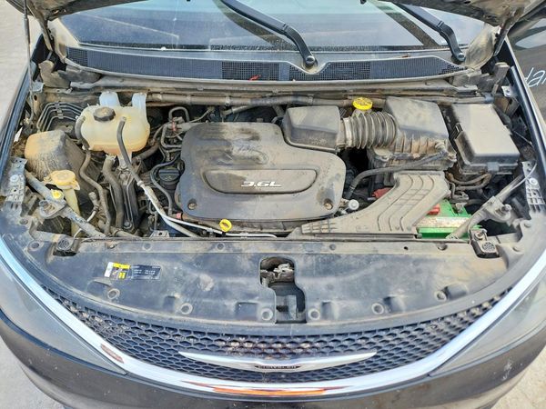 2021 CHRYSLER VOYAGER LXI — Engine bay