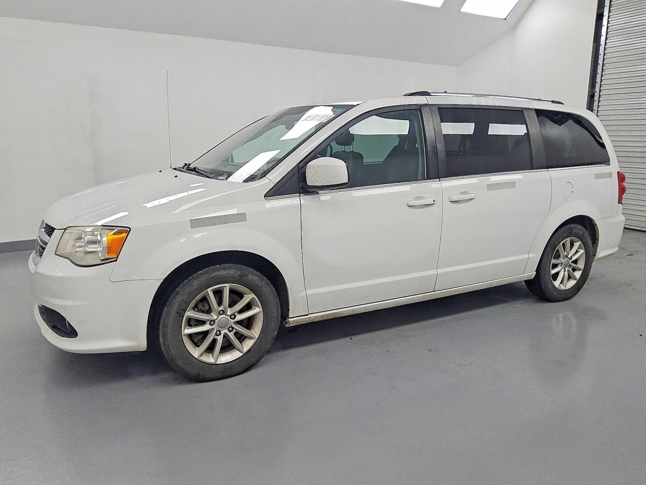 2019 DODGE GRAND CARAVAN SXT — Front 3/4