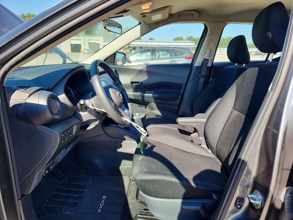 2025 NISSAN KICKS PLAY S — DENT