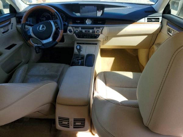 2015 LEXUS ES 300h — CKPT