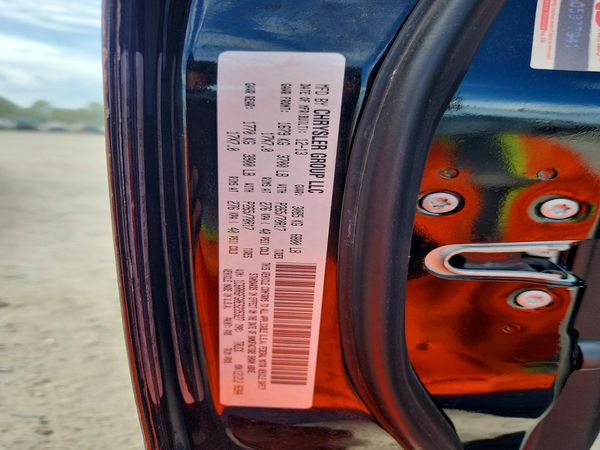 2014 RAM 1500 ST — VINS