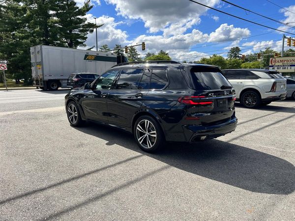 2023 BMW X7 xDrive40i