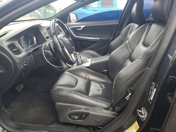 2015 VOLVO S60 Platinum (non R design) — DENT