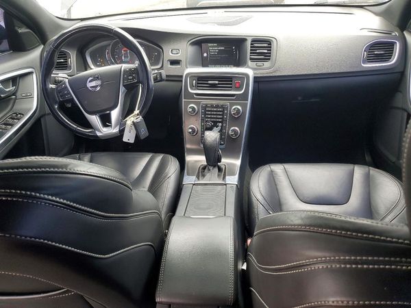 2015 VOLVO S60 Platinum (non R design) — CKPT