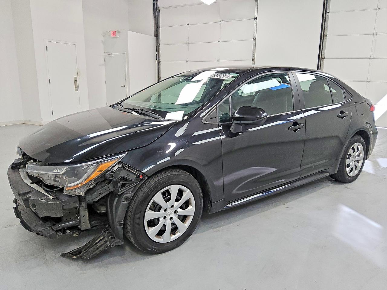2022 TOYOTA COROLLA LE — Front 3/4
