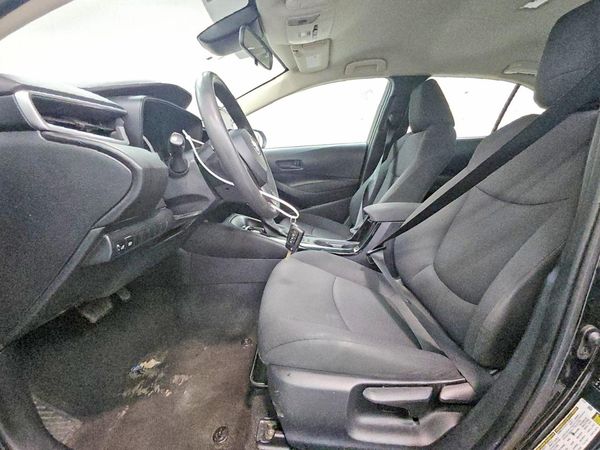 2022 TOYOTA COROLLA LE — DENT