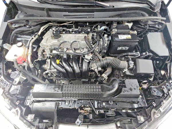 2022 TOYOTA COROLLA LE — Engine bay