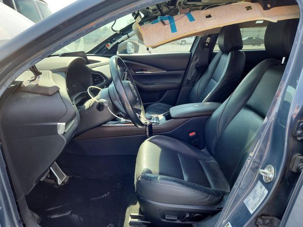 2021 MAZDA CX-30 Premium Package — DENT